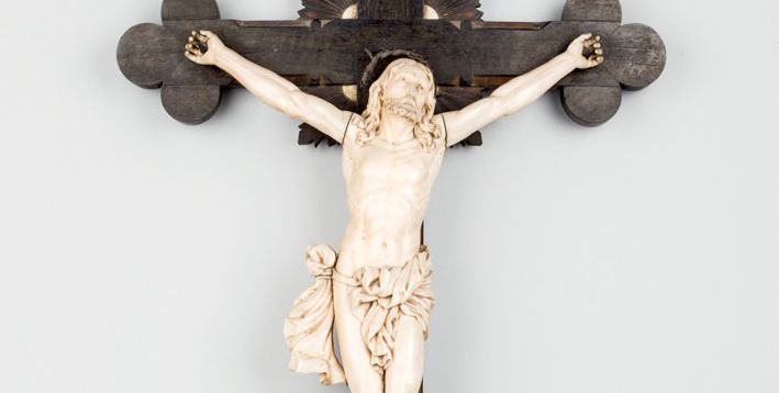 Un Cristo de marfil del s. XIX por 2.500 euros en Durán