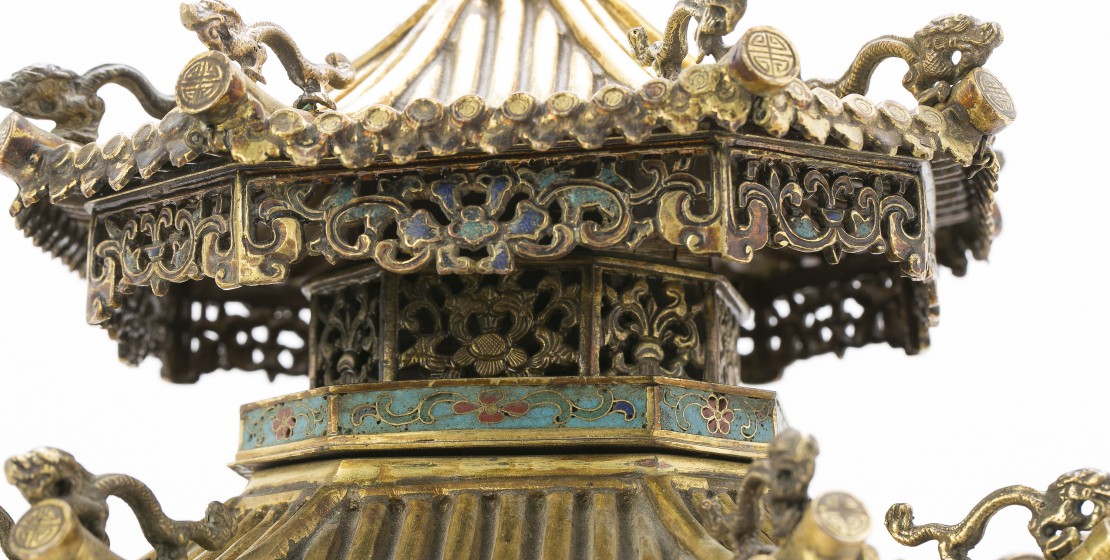 16.000 euros por una lámpara china esmaltada en Balclis