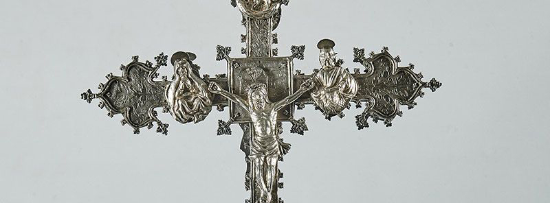 El estado adquiere una cruz procesional gótica por 30.000 euros en Alcalá