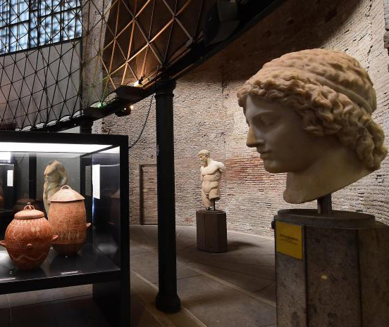 Italia exhibe sus restituciones de arte robado