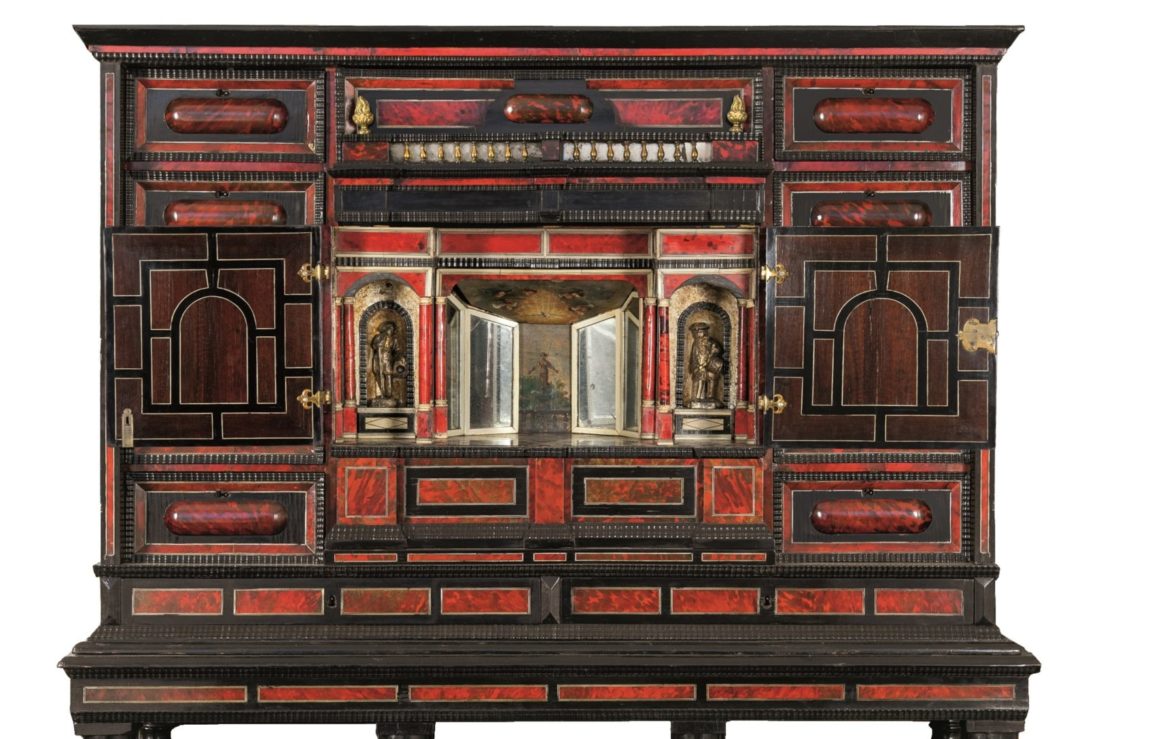 Un escritorio de Amberes del siglo XVII a subasta en Segre