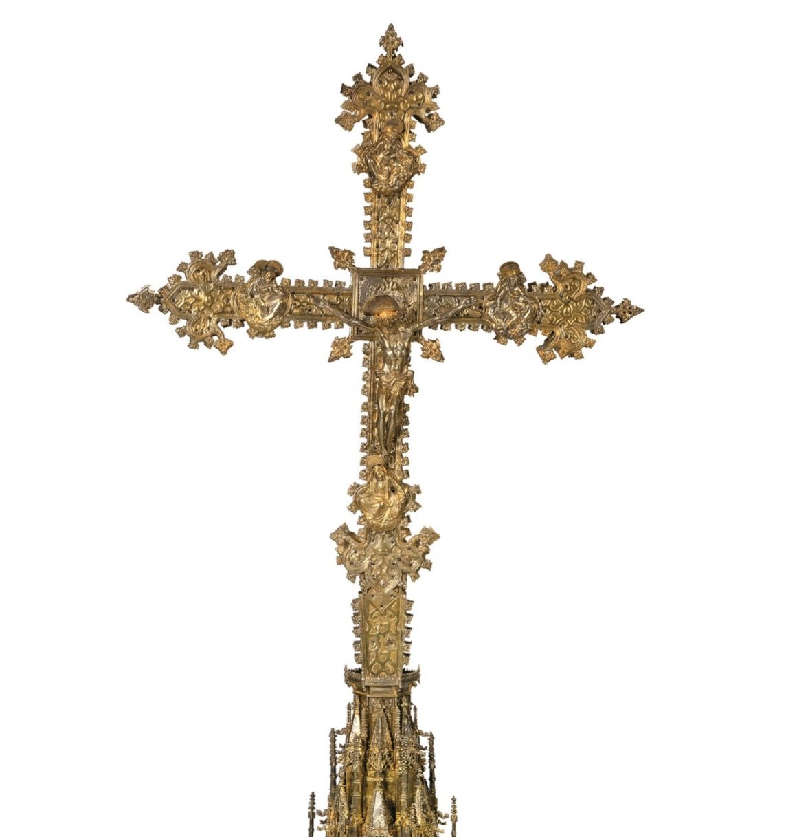 Una cruz procesional de plata se remata en 70.000 € en Segre