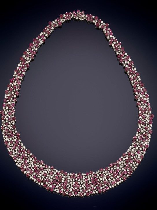 Una gargantilla de rubíes y brillantes, lo más destacado en las joyas de Fernando Durán