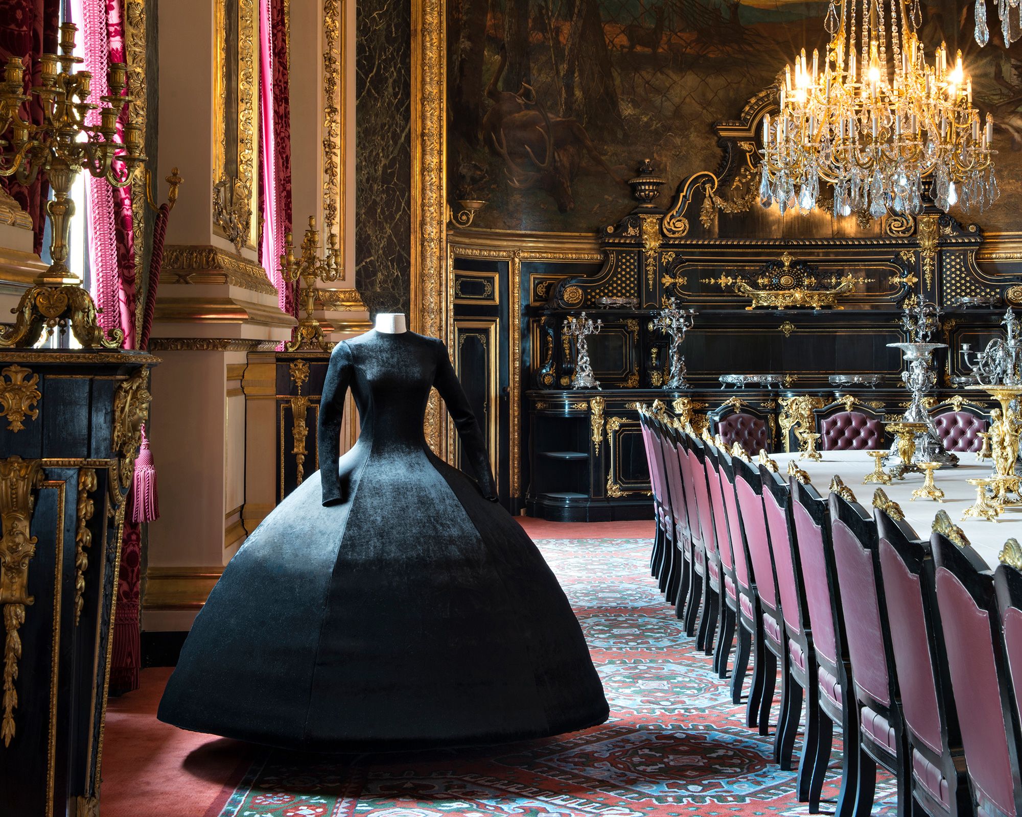 El Louvre acoge por primera vez una exposición de moda