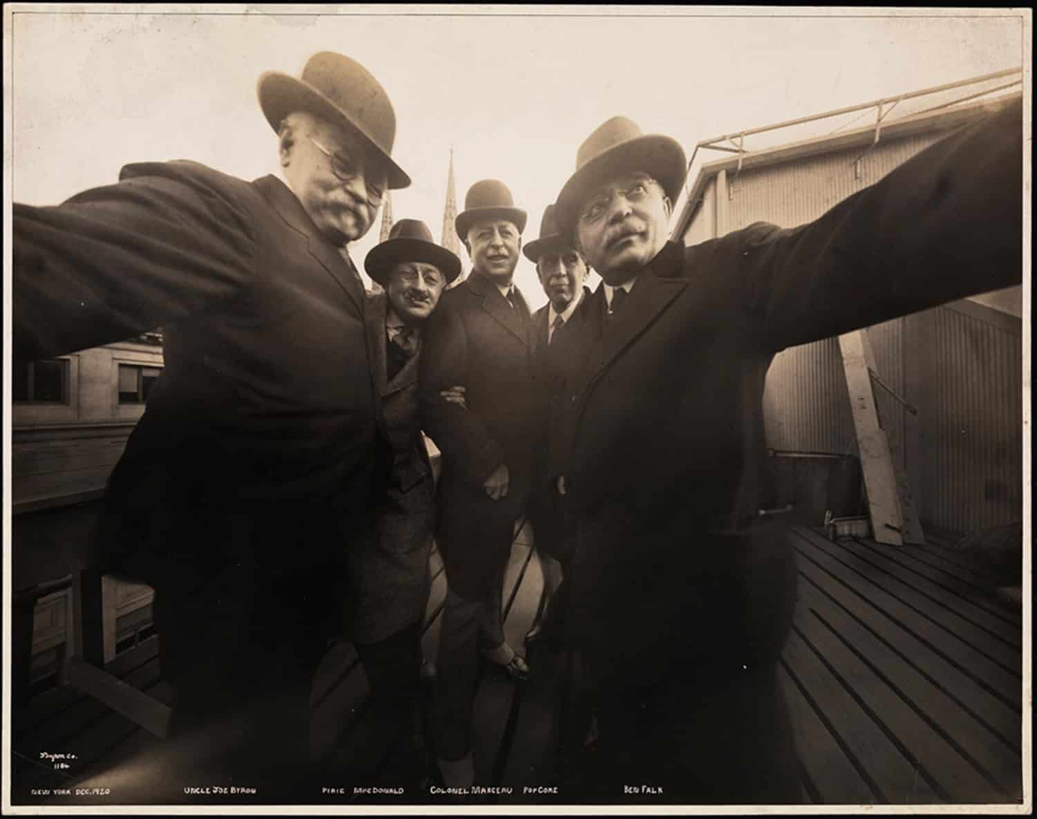 La historia del selfi: del primer daguerrotipo al Curiosity en Marte