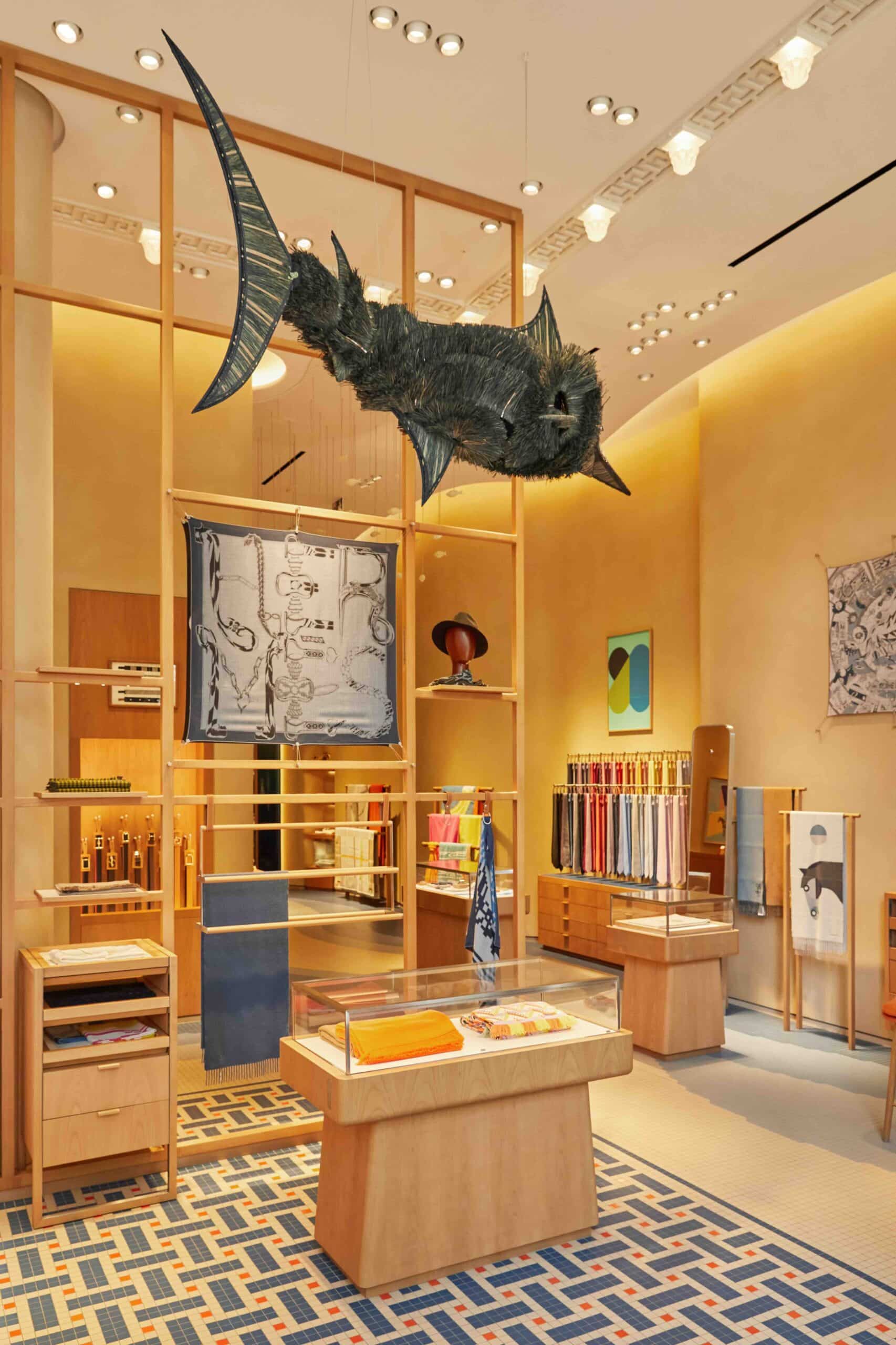 Interior de la tienda de Hermès diseñado por Gabriela Sagarminaga