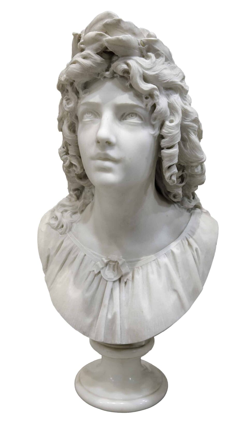 Lote 275. LUIGI VIMERCATI (Italia, Milán 1828-1893). Musa Erato en mármol blanco. Salida: 8.000 €
