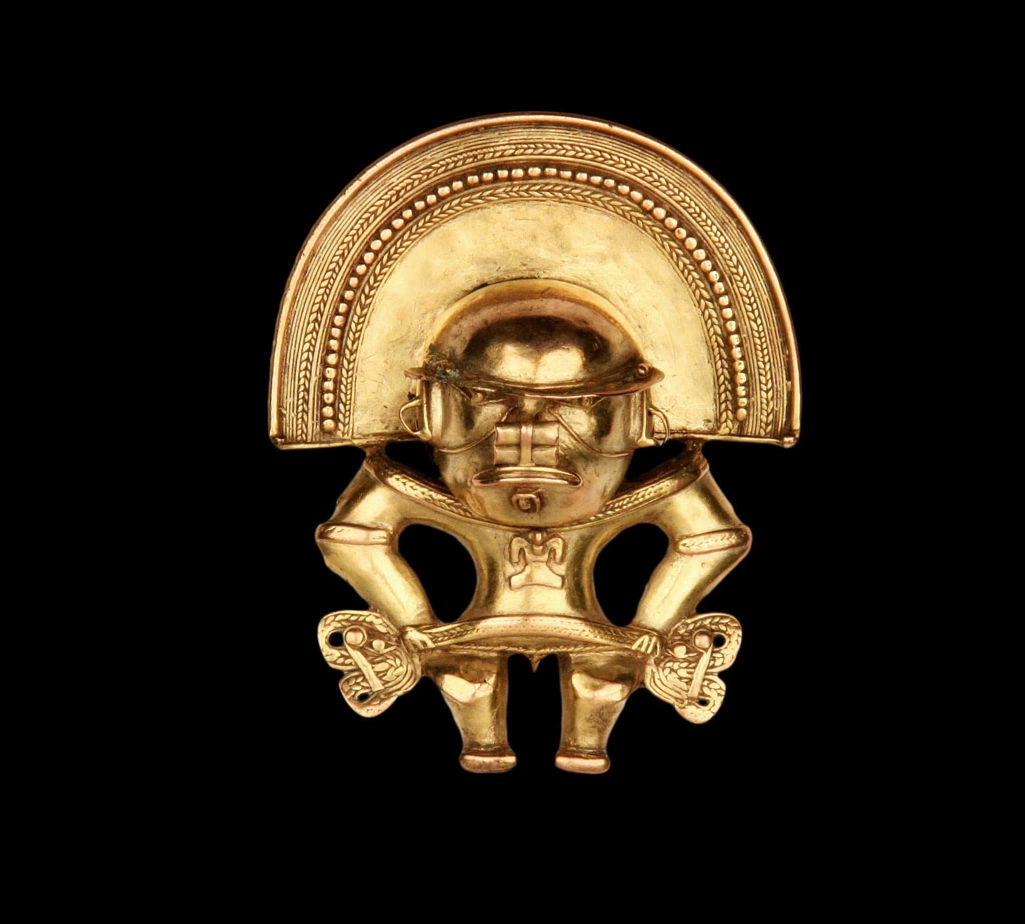 9 Colgante antropozoomorfo El oro y el universo, sabiduría indígena colombiana en el MARQ