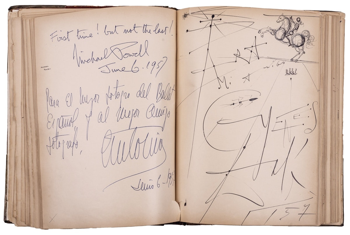 Juan Gyenes, Libro de firmas del fotógrafo. Durán Subastas. Salida y remate: 9.000 euros. Comprado por el Estado