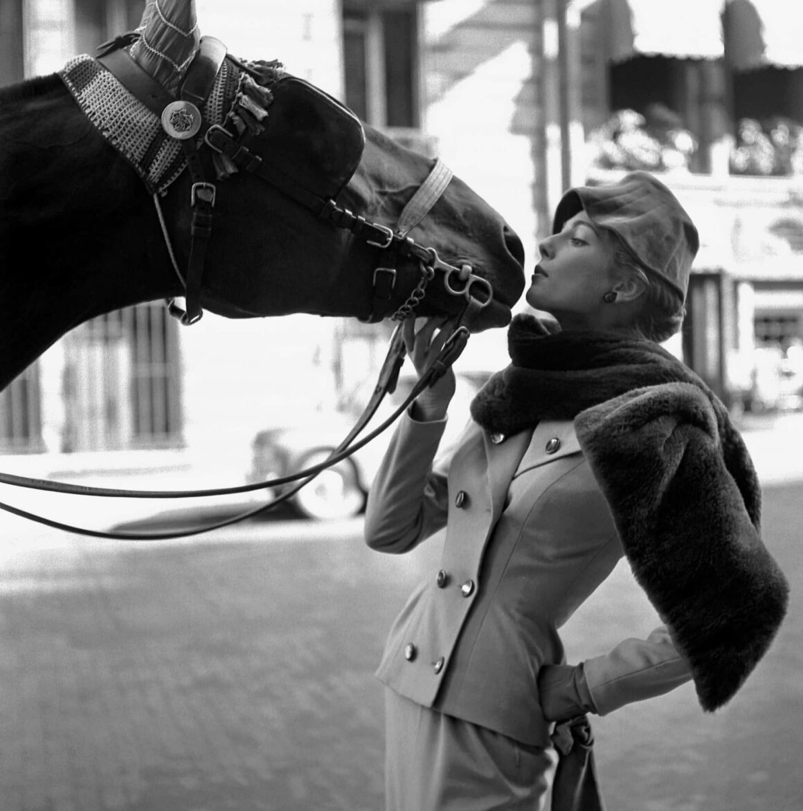 Fiona Campbell Walter MARC BOHAN 1953 Dambier saca el ‘glamour’ de Balenciaga y Givenchy a la calle