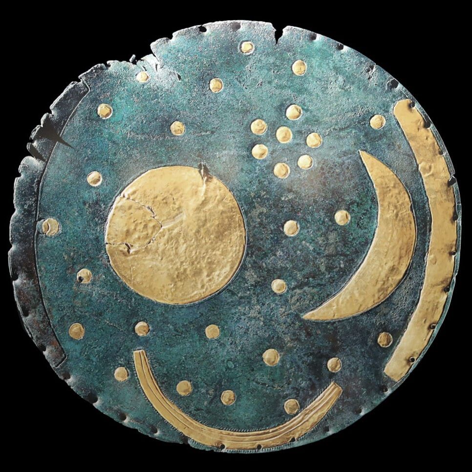 Disco celeste de Nebra. Hacia 1800-1600 a.C. Landesmuseum für Vorgeschichte, Halle (Alemania).