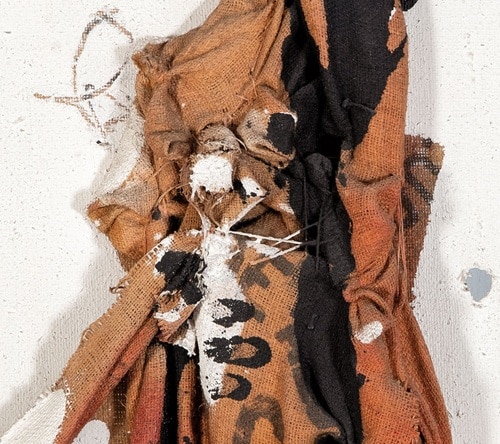 Manolo Millares, Mutilado de paz, 1966, detalle_th